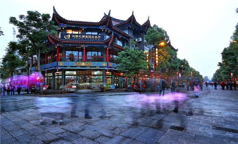 陈星旭：童星出道24年，高开低走背后故事，被亲妈控制？